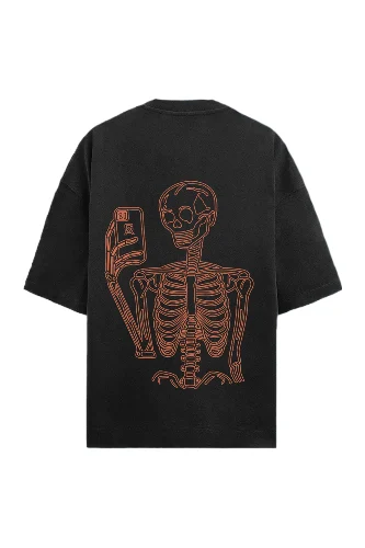 Human Skeleton Taking a Selfie Time Black T-Shirt
